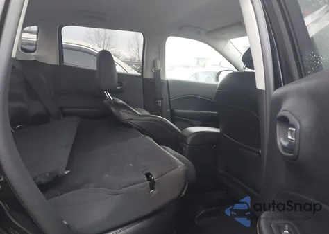 2020 Jeep Compass Latitude 4X4 z USA, uszkodzony, nr VIN 3C4NJDBB8LT150356